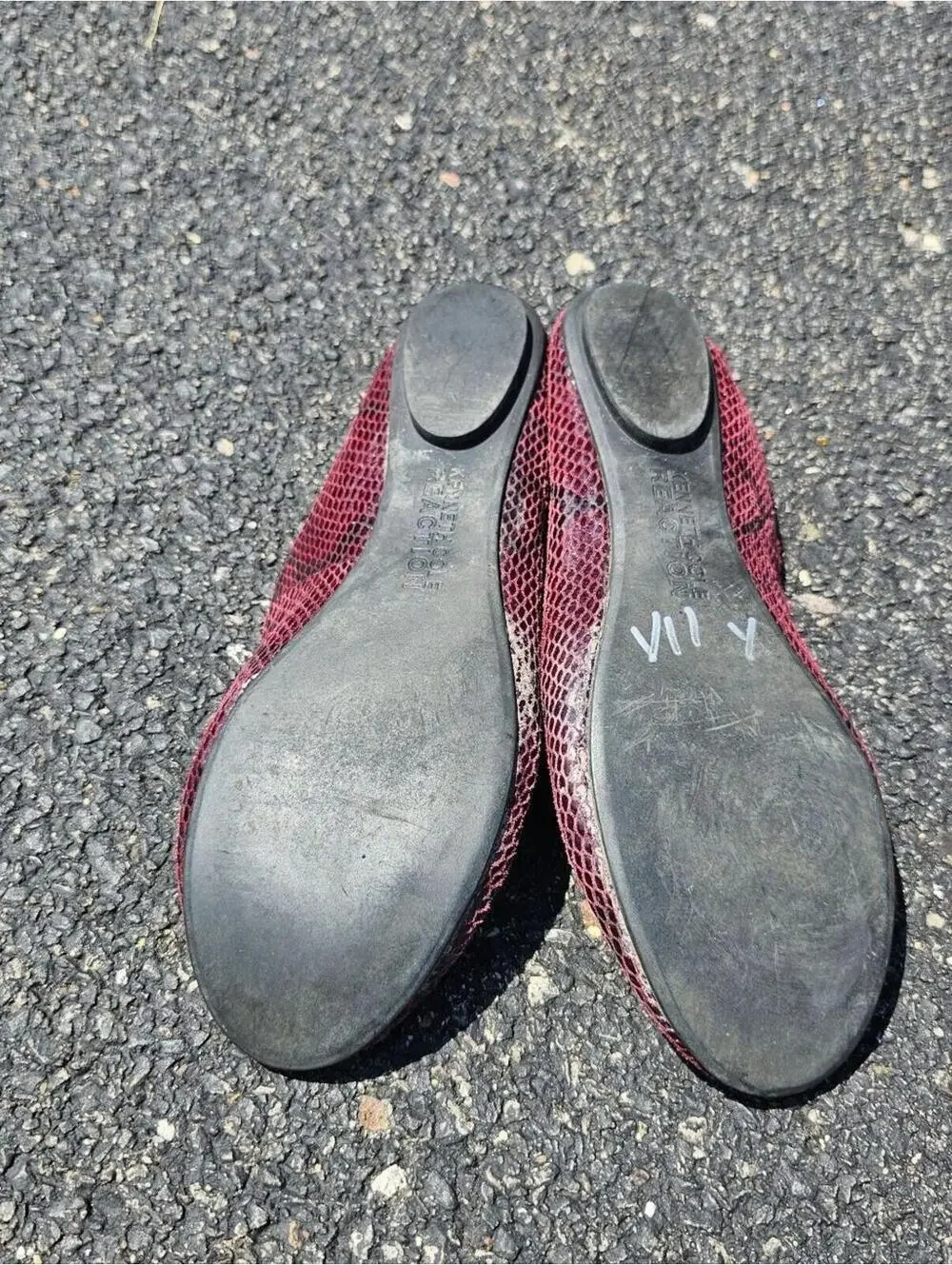 Kenneth Cole REACTION Red Snakeskin Y2K Leather Flats - sz 6